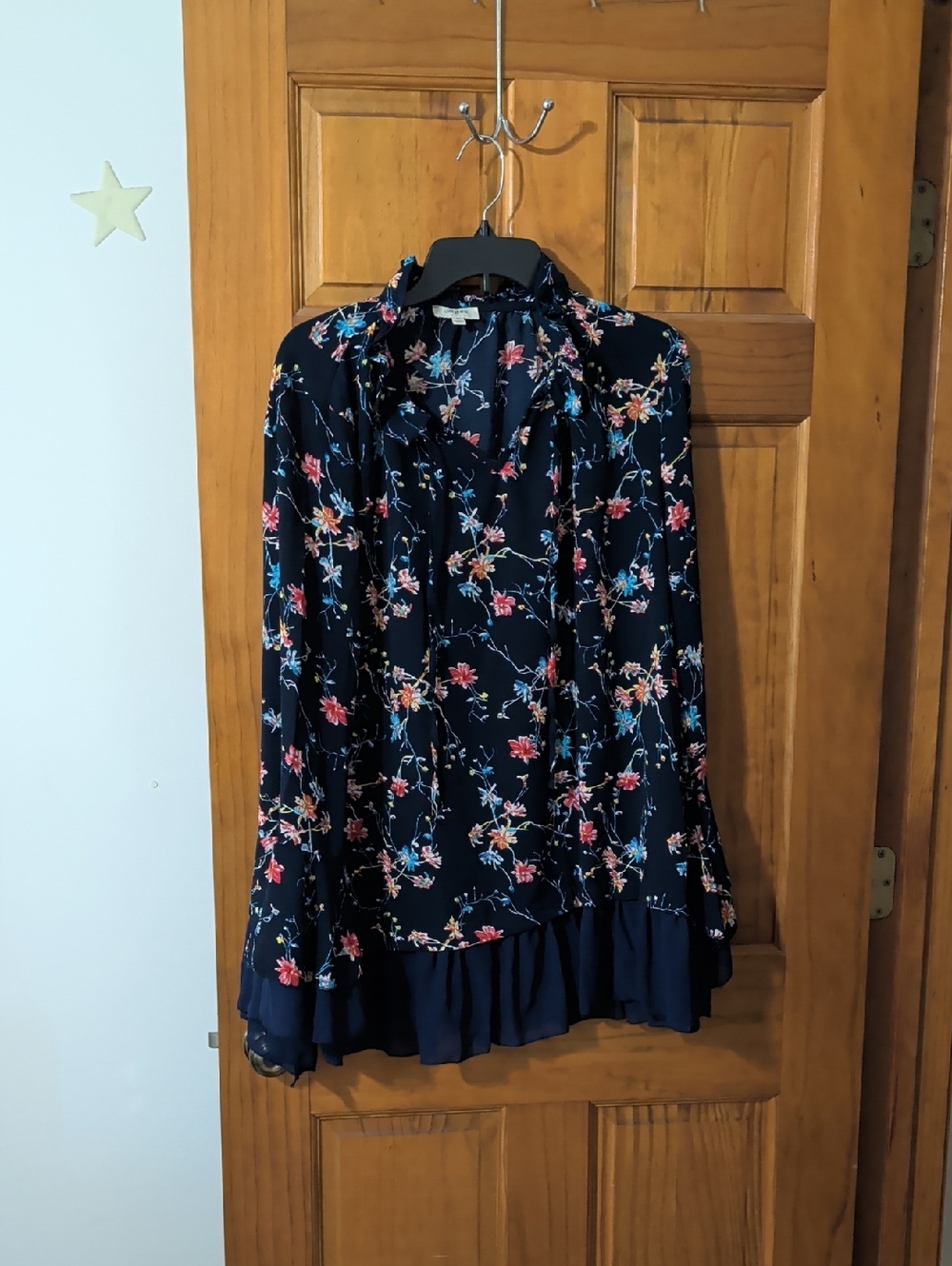 Umgee Navy Floral Tie-Neck Ruffle Hem Blouse Size M